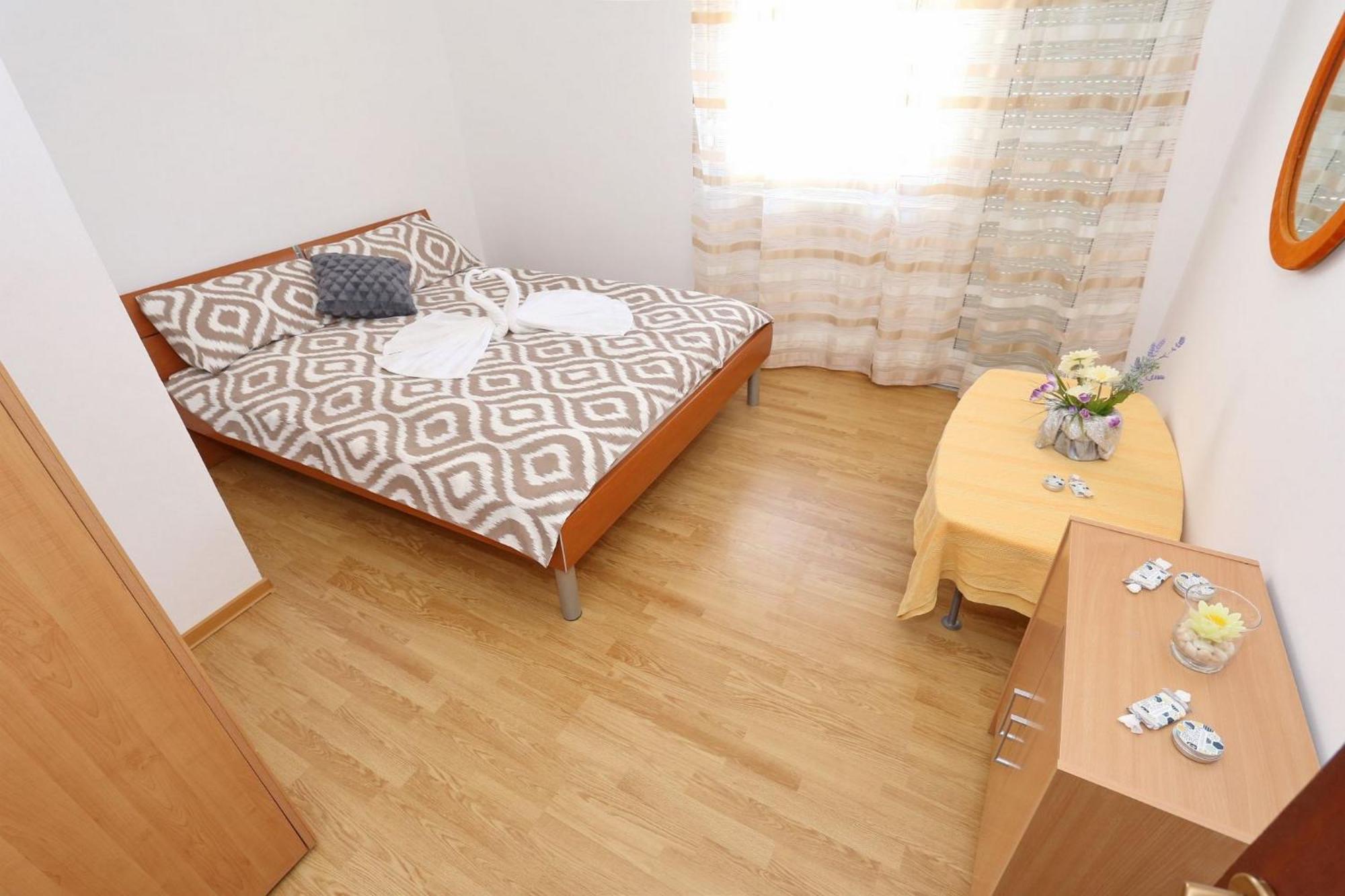 Apartments Marino Vir Bagian luar foto